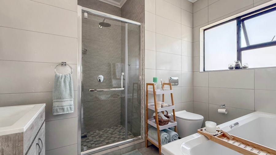 3 Bedroom Property for Sale in Everglades Estate North West
